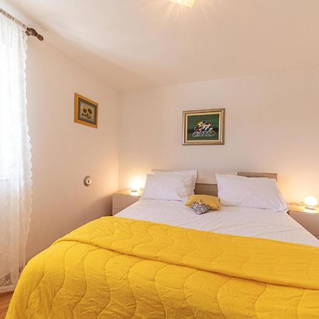 5 Bedroom Cozy Home In Okrug Donji Donji Okrug  Eksteriør bilde