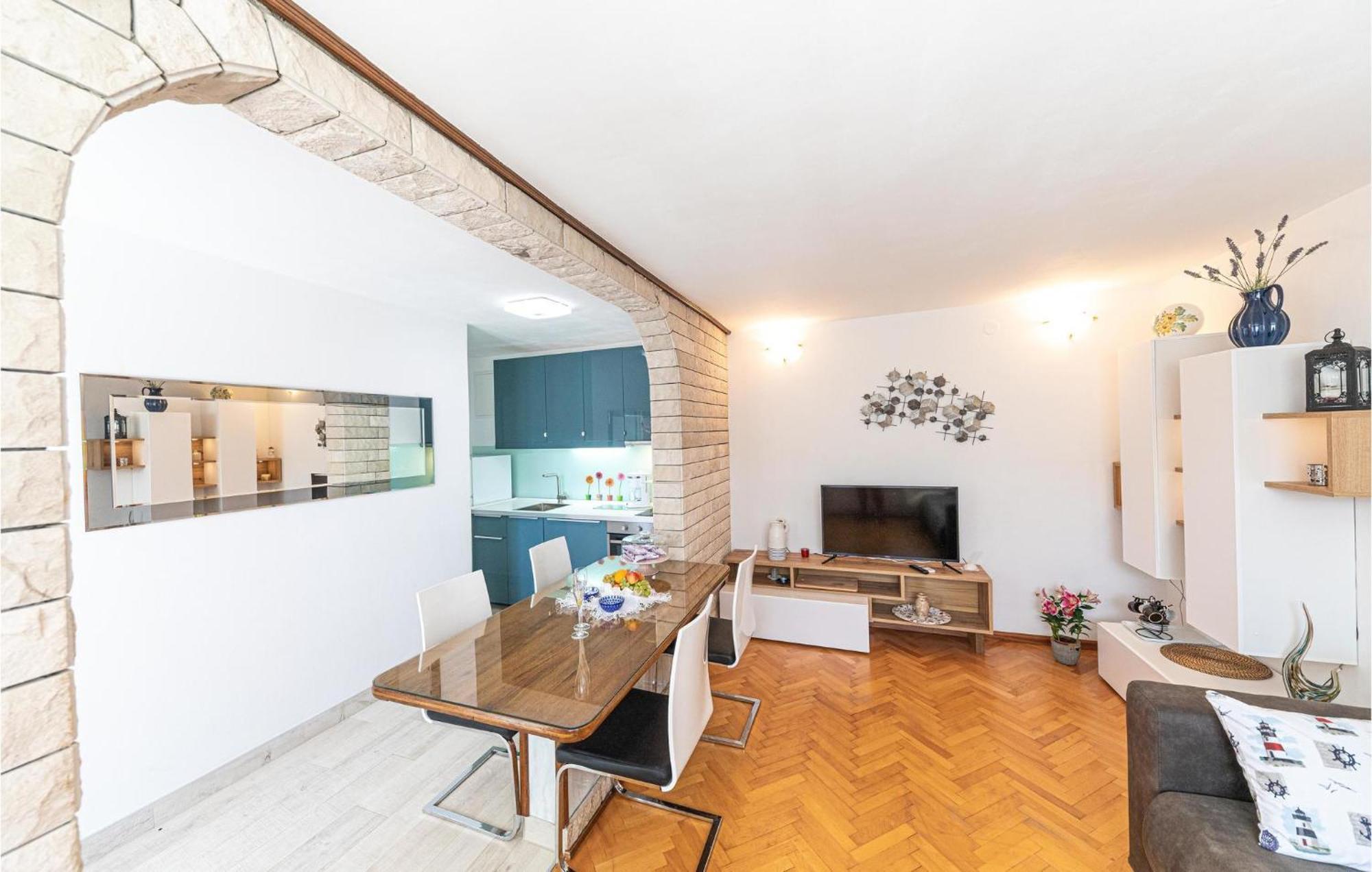5 Bedroom Cozy Home In Okrug Donji Donji Okrug  Eksteriør bilde